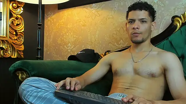 AlessandroKiing online show from 07-18-26, 02:20