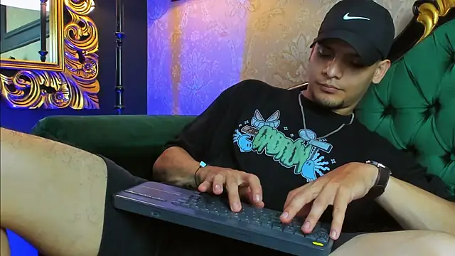 AlessandroKiing online show from 07-18-26, 11:13