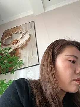 Snapshot of feifei_521 chatting on 10-19-25, 05:43 feifei 521 online show from 10-19-25, 05:43