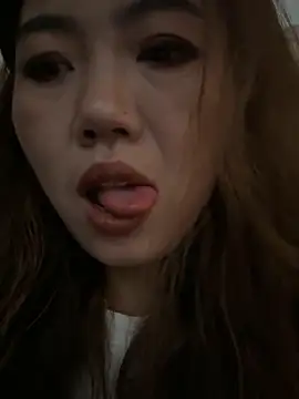 Snapshot of feifei_521 chatting on 09-18-25, 01:19 feifei 521 online show from 09-18-25, 01:19