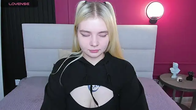 RuthBryant online show from 11-17-25, 12:36