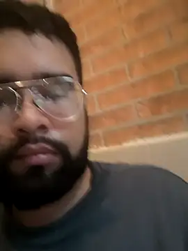 Snapshot of Asdfg0001 chatting on 11-05-25, 10:18 Asdfg0001 online show from 11-05-25, 10:18