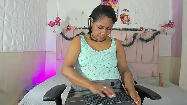 mya blaze online show from 12-18-25, 01:04