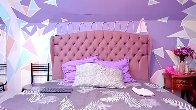 ZaharaSkylar online show from 09-19-25, 11:58