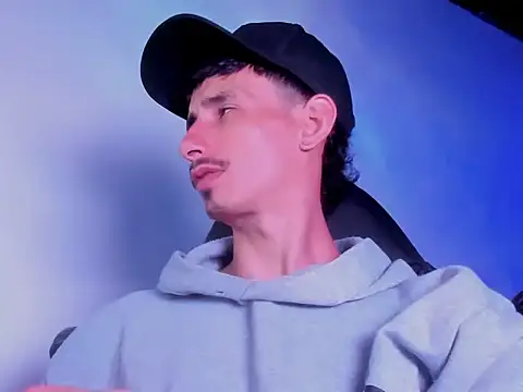 Snapshot of Damartinez27 chatting on 03-04-26, 08:44 Damartinez27 online show from 03-04-26, 08:44