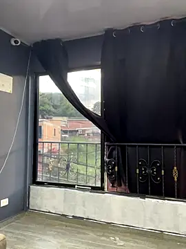 Snapshot of Damartinez27 chatting on 09-15-25, 09:59 Damartinez27 online show from 09-15-25, 09:59