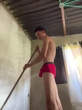 Snapshot of Damartinez27 chatting on 01-17-26, 07:28 Damartinez27 online show from 01-17-26, 07:28