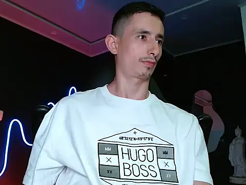 Snapshot of Damartinez27 chatting on 09-21-25, 07:35 Damartinez27 online show from 09-21-25, 07:35