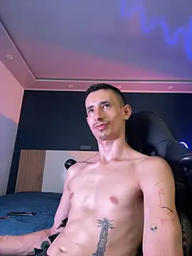 Snapshot of Damartinez27 chatting on 09-22-25, 06:47 Damartinez27 online show from 09-22-25, 06:47