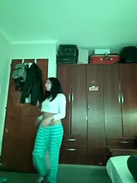 Snapshot of missapril0101 chatting on 07-22-26, 04:36 missapril0101 online show from 07-22-26, 04:36