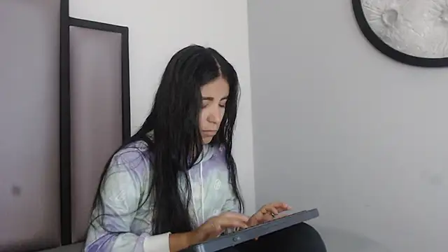 Lucy-23 online show from 11-26-25, 04:12