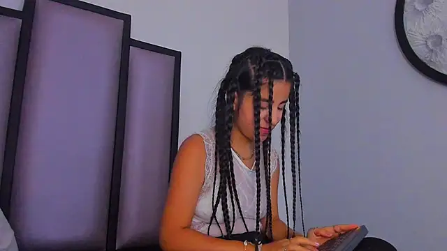 Lucy-23 online show from 12-19-25, 05:21