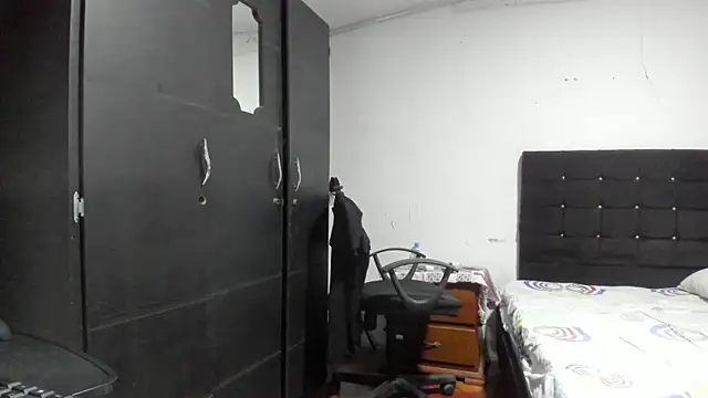 Snapshot of Ryan_xc1 chatting on 05-23-26, 04:44 Ryan xc1 online show from 05-23-26, 04:44