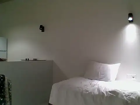 ALICAINWONDERLAND online show from 10-09-25, 03:45