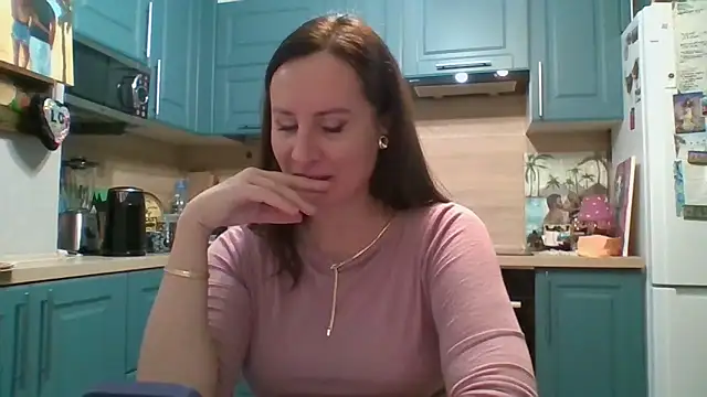 ALICAINWONDERLAND online show from 11-29-25, 03:56