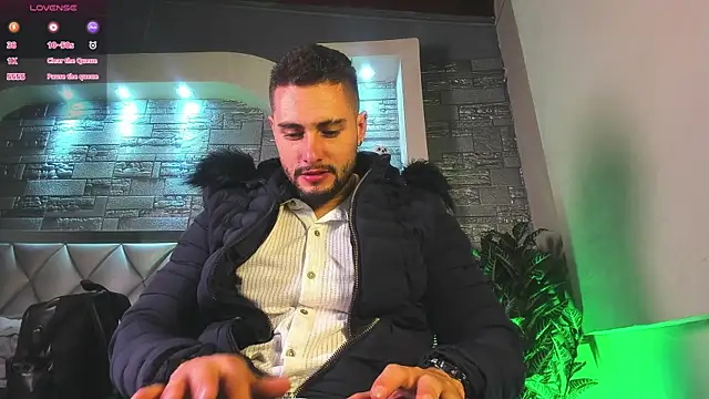 Snapshot of dominic_de_luca chatting on 10-09-25, 04:57 dominic de luca online show from 10-09-25, 04:57