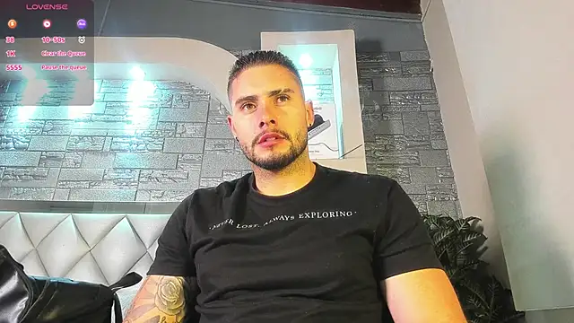 Snapshot of dominic_de_luca chatting on 10-07-25, 02:56 dominic de luca online show from 10-07-25, 02:56