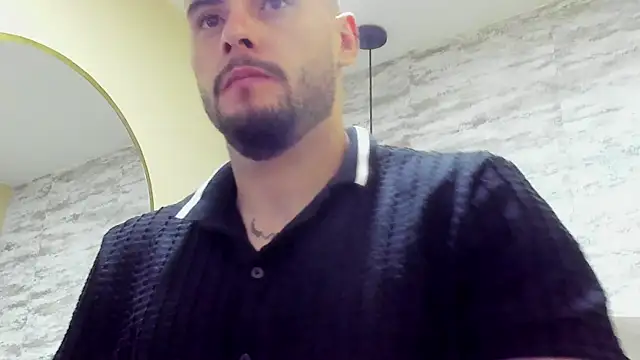 Snapshot of dominic_de_luca chatting on 06-20-26, 11:26 dominic de luca online show from 06-20-26, 11:26