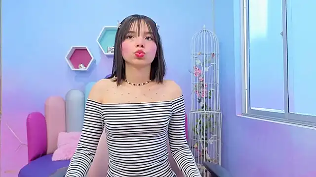 Snapshot of Issa_Skinny_ chatting on 10-02-25, 11:35 Issa Skinny online show from 10-02-25, 11:35
