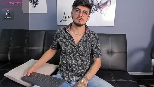 AaronFuentes7 online show from 09-12-25, 07:35