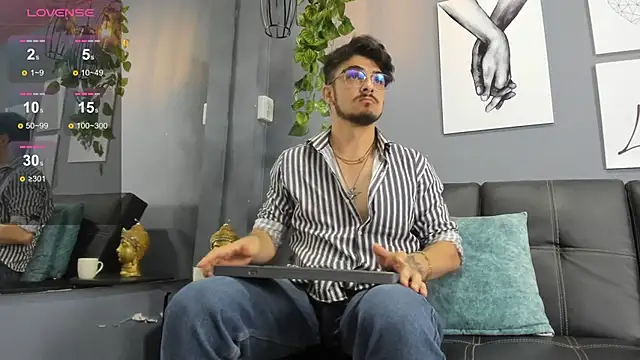 AaronFuentes7 online show from 09-19-25, 06:01