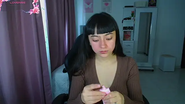 Snapshot of violetta_blackk chatting on 07-13-26, 02:16 violetta blackk online show from 07-13-26, 02:16