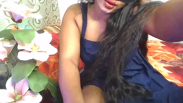 Snapshot of LustInLips chatting on 06-25-26, 12:30 LustInLips online show from 06-25-26, 12:30