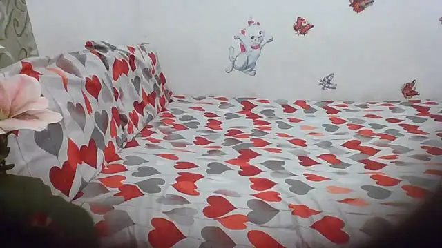 Snapshot of LustInLips chatting on 06-14-26, 12:06 LustInLips online show from 06-14-26, 12:06
