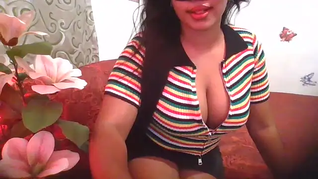 Snapshot of LustInLips chatting on 06-20-26, 03:28 LustInLips online show from 06-20-26, 03:28