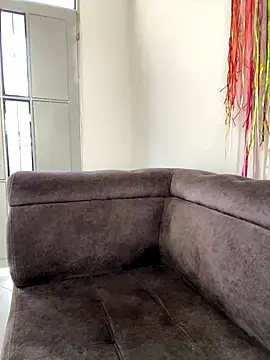 Snapshot of elfernh chatting on 12-18-25, 06:56 elfernh online show from 12-18-25, 06:56