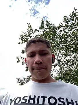 Snapshot of elfernh chatting on 01-13-26, 03:49 elfernh online show from 01-13-26, 03:49