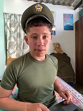 Snapshot of elfernh chatting on 03-19-26, 05:24 elfernh online show from 03-19-26, 05:24