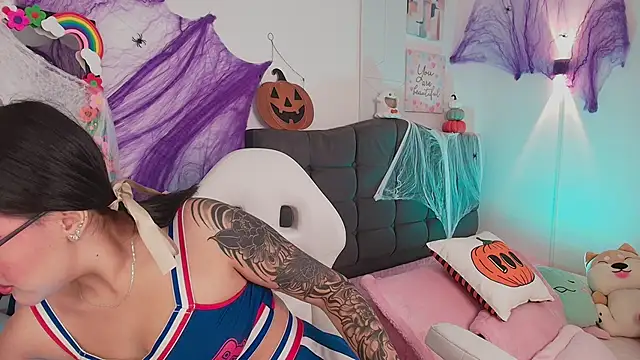 Snapshot of justonecute chatting on 10-14-25, 11:36 justonecute online show from 10-14-25, 11:36