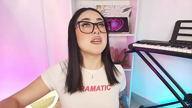 justonecute online show from 01-06-26, 12:03