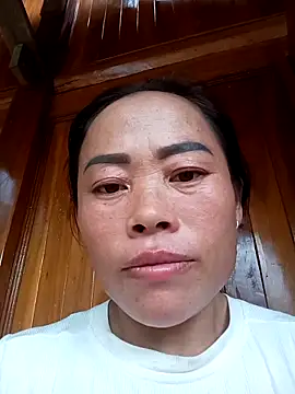 Snapshot of CoMay003 chatting on 09-23-25, 06:42 CoMay003 online show from 09-23-25, 06:42