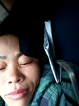 CoMay003 online show from 11-27-25, 07:09