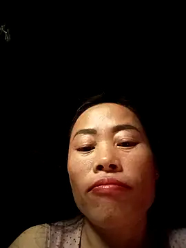 Snapshot of CoMay003 chatting on 10-14-25, 11:58 CoMay003 online show from 10-14-25, 11:58