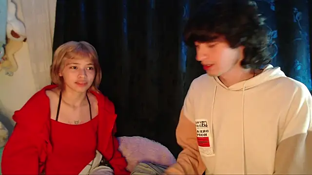 Snapshot of MixiPeach chatting on 05-14-26, 08:33 MixiPeach online show from 05-14-26, 08:33