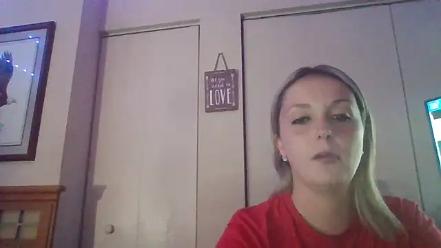 Candykissesxoxo online show from 10-03-25, 05:42