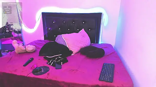 samiacooper25 online show from 11-26-25, 09:37