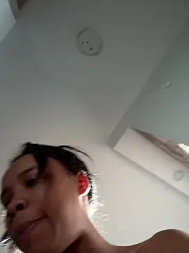 Snapshot of samiacooper25 chatting on 06-16-26, 11:32 samiacooper25 online show from 06-16-26, 11:32