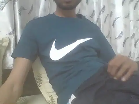 Snapshot of fckboy987 chatting on 06-12-26, 05:32 fckboy987 online show from 06-12-26, 05:32
