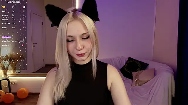 Snapshot of CatEyePro chatting on 11-27-25, 02:23 CatEyePro online show from 11-27-25, 02:23