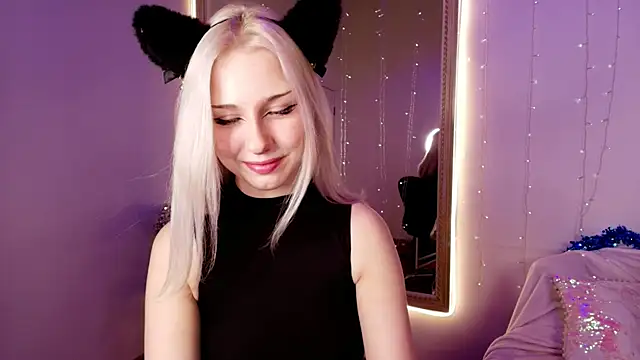 Snapshot of CatEyePro chatting on 01-06-26, 02:15 CatEyePro online show from 01-06-26, 02:15