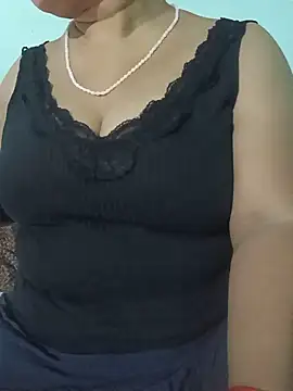 Snapshot of Anjali-bhabhi chatting on 06-25-26, 05:18 Anjali-bhabhi online show from 06-25-26, 05:18