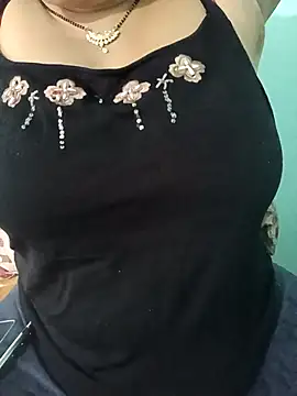Snapshot of Anjali-bhabhi chatting on 03-16-26, 06:17 Anjali-bhabhi online show from 03-16-26, 06:17