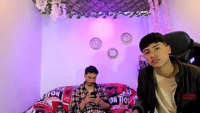 Snapshot of sebas_boys577 chatting on 10-06-25, 01:34 sebas boys577 online show from 10-06-25, 01:34