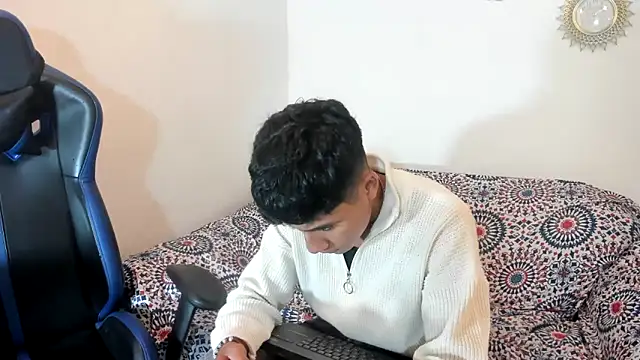 Snapshot of sebas_boys577 chatting on 09-10-25, 02:05 sebas boys577 online show from 09-10-25, 02:05