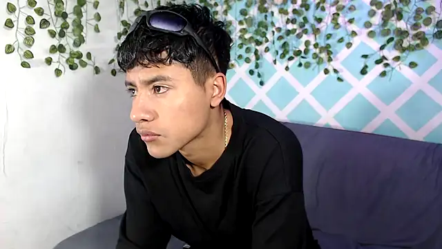 Snapshot of sebas_boys577 chatting on 09-21-25, 01:49 sebas boys577 online show from 09-21-25, 01:49