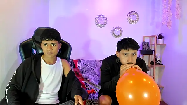 Snapshot of sebas_boys577 chatting on 10-05-25, 01:13 sebas boys577 online show from 10-05-25, 01:13
